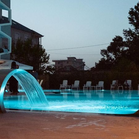 Hotel Center Park à Velipojë Extérieur photo